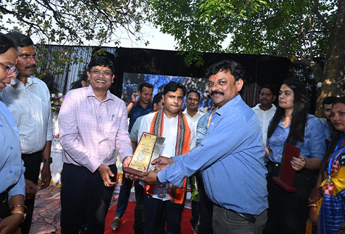 Vedanta Aluminium Launches Eastern Indias Largest Honey FPO – Vedamrit